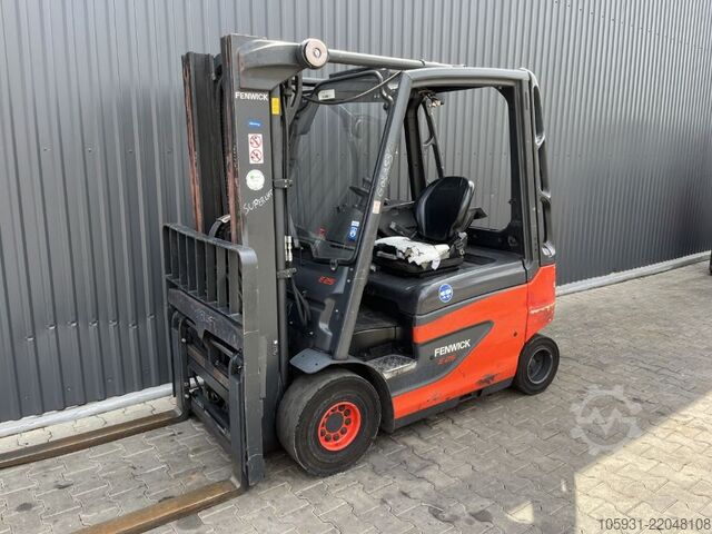 Electric 4-wheel forklift Linde E25-01