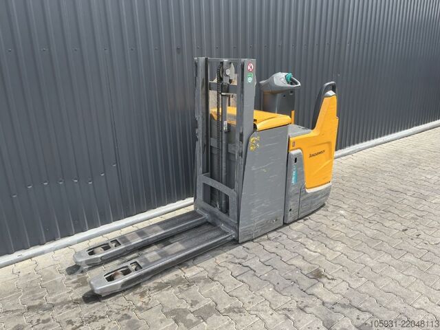 Stand-on stacker Jungheinrich ERD220
