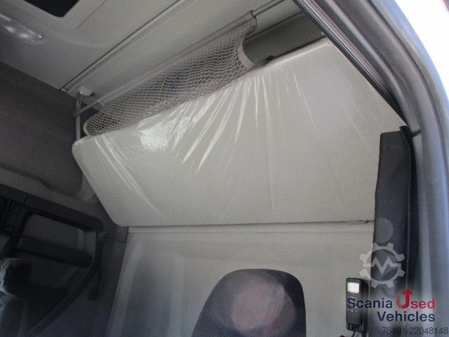 Hazardous materials truck Scania R 460 A4x2EB Lowdeck