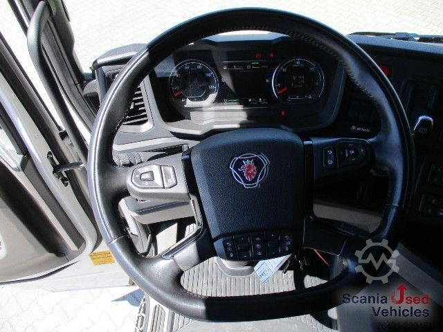 Hazardous materials truck Scania R 460 A4x2EB Lowdeck