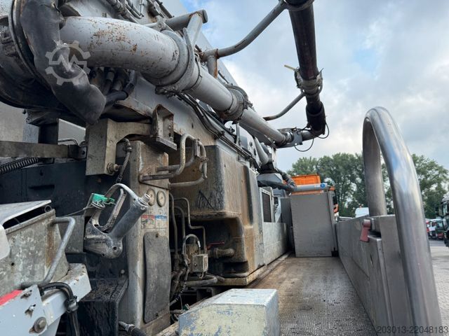 Concrete pump truck MERCEDES-BENZ AROCS 2533 6x4 Euro 6 Putzmeister M24-4