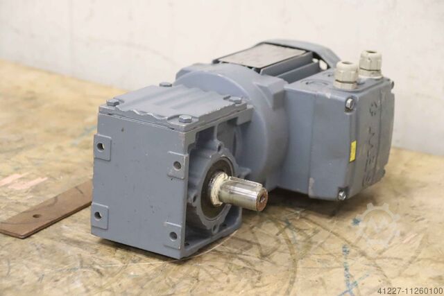 Gear motor 0.18 kW 28 rpm SEW-Eurodrive W20 DR63M4/TF/IS