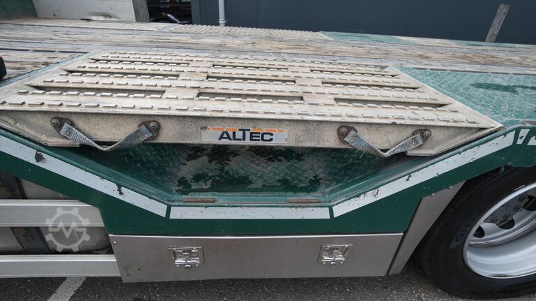 Mercedes-Benz Actros 2542 6x2 machine/car transport combination with Elenbaas trailer and Palfinger  Mercedes-Benz Actros 2542 6x2 machine/car transport combi wit...