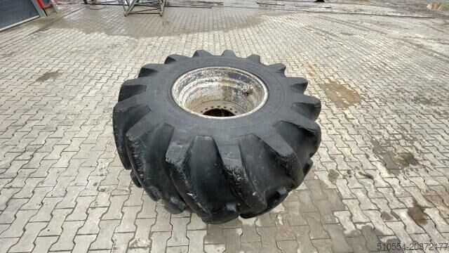 Wirtgen WR 2400 / WR 2500 / Ersatzreifen Wirtgen WR 2400 / WR 2500 / Ersatzreifen