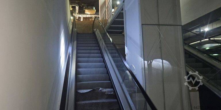 Escalator moving staircase Thyssenkrupp Velino xtra FT 923