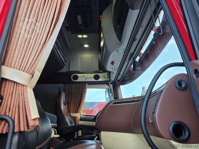 Volumen SZM DAF XF 530 SSC LL ZF Intarder, Leder, Standklima