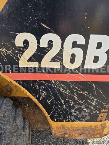 Radlader CATERPILLAR 226B