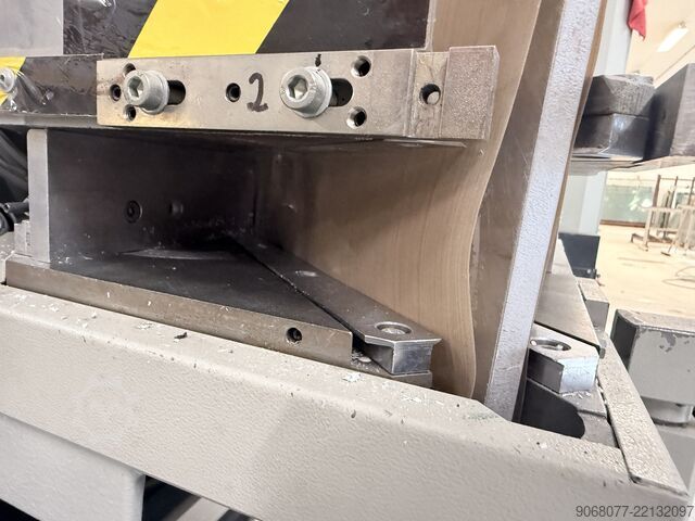 Doppelseitige Schweißmaschine ELUMATEC ZS 720/00Lv
