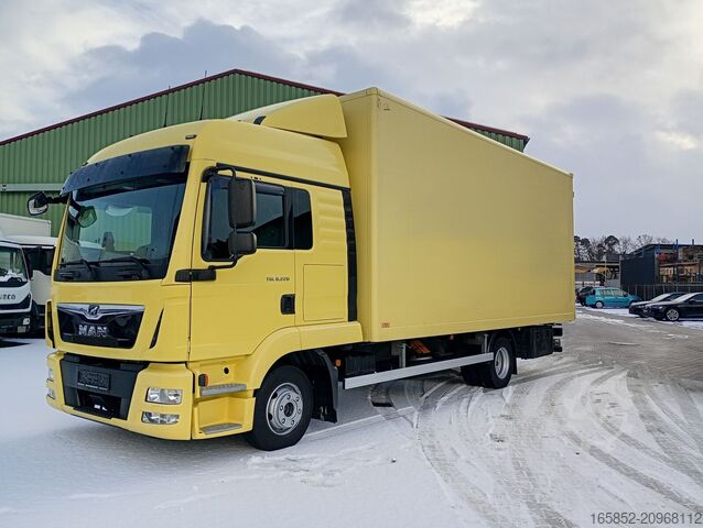 Box body MAN Koffer 8.220 TGL Euro 6 2X Schlafplatz AHK