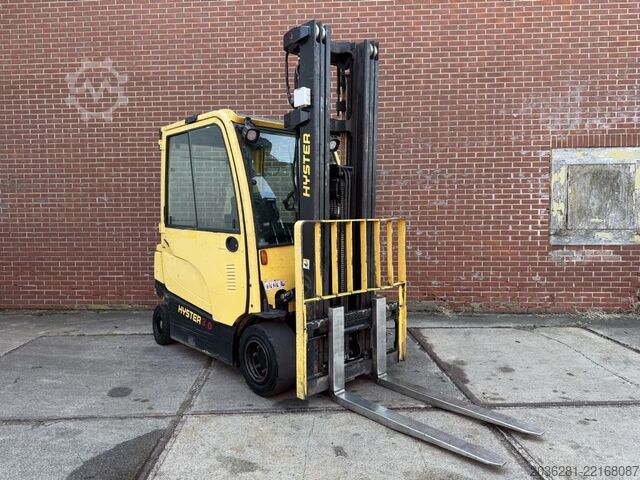 Electric 4-wheel forklift Hyster J3.0XN