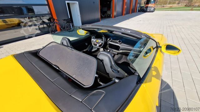 Van FERRARI Portofino