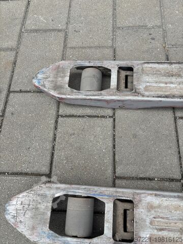 Electric Pallet Trucks Still ECH12