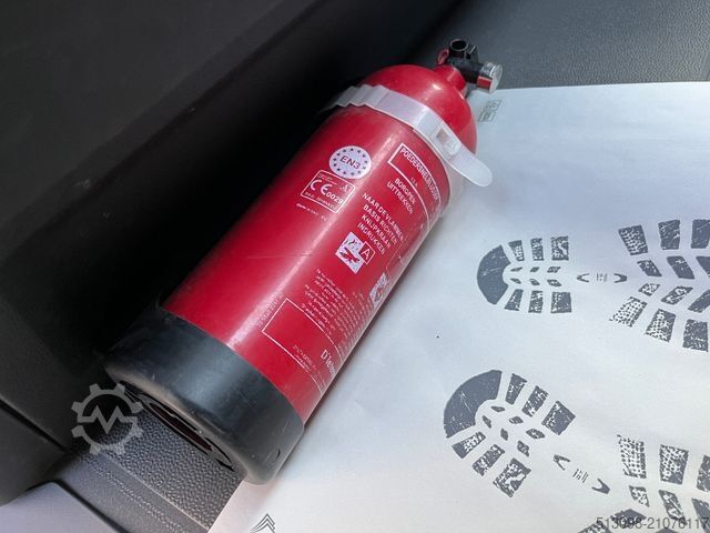 Transporter mit Koffer VOLKSWAGEN CRAFTER KOFFER MIT PORTALTÜREN KAMERA KLIMA NAVI