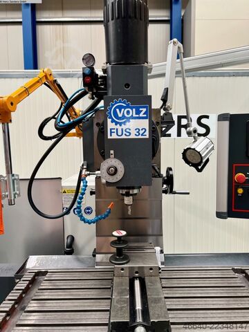 Universal Milling Machine ORADEA / VOLZ FUS 32