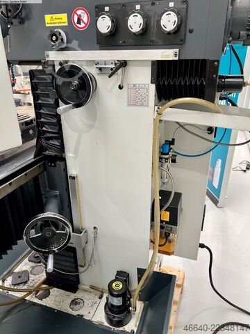 Universal Milling Machine ORADEA / VOLZ FUS 32