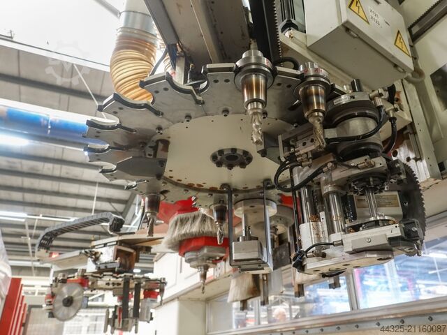 Bearbeitungszentrum mit Kantenverleimung IMA BIMA P 780