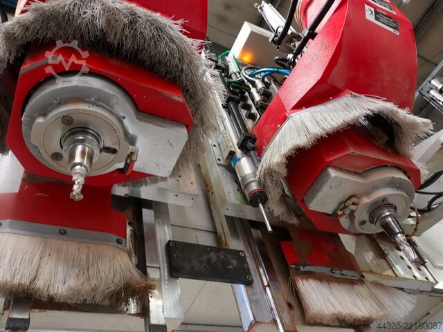 Bearbeitungszentrum mit Kantenverleimung IMA BIMA P 780