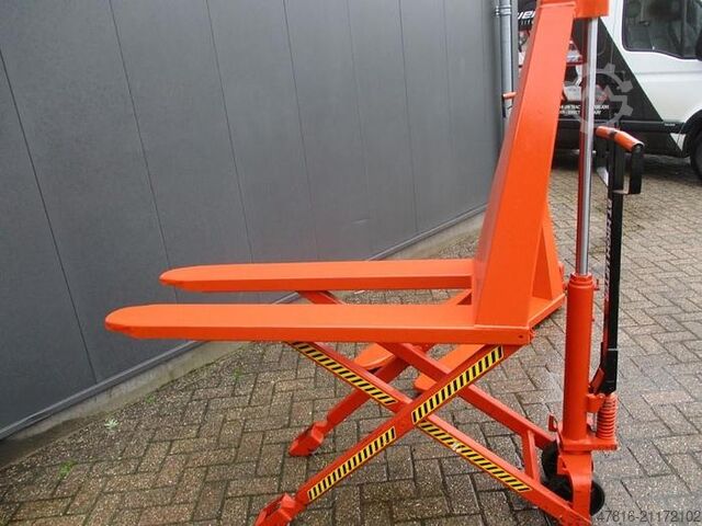 Hochhubwagen BT HL 1000