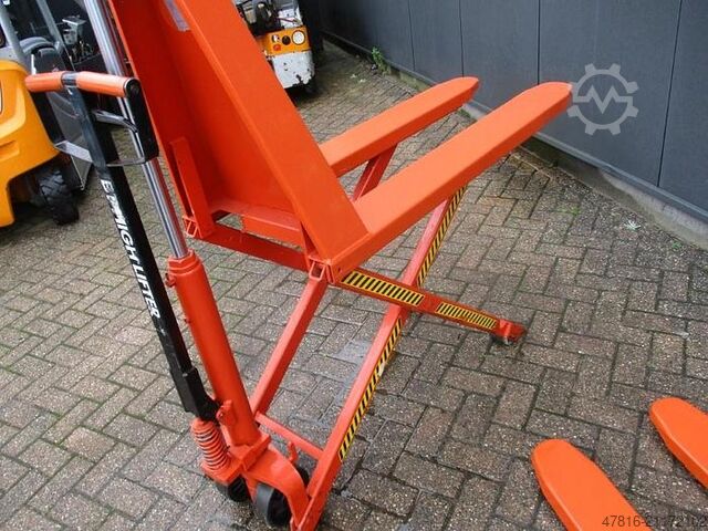 Hochhubwagen BT HL 1000