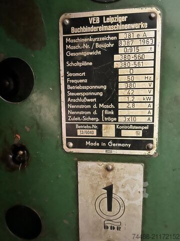 Fadeneinfädelmaschine Brehmer 381e A