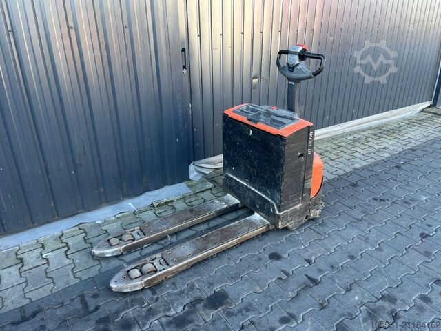 Niederhubwagen BT LWE200