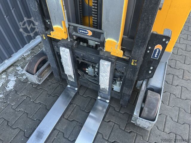 Schubmaststapler Jungheinrich ETV216