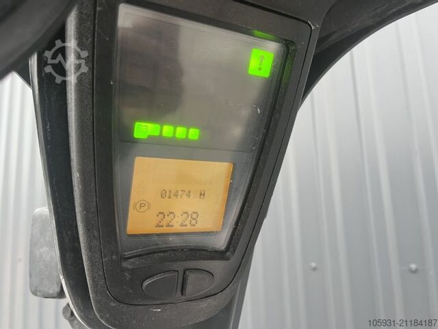 Electric 3-wheel forklift Linde E16C-02