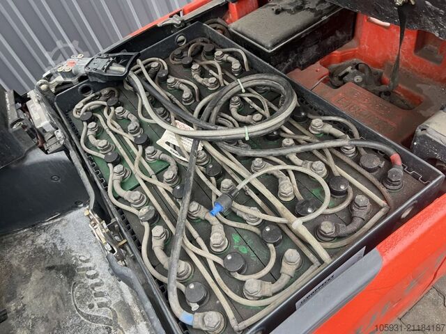 Electric 3-wheel forklift Linde E16C-02