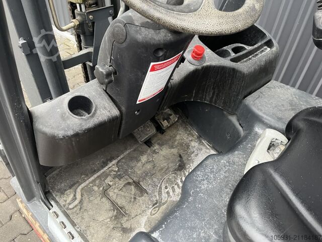 Electric 3-wheel forklift Linde E16C-02