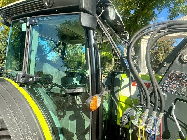 Front-end loader Claas Elios 210 mit Stoll Frontlader ProfiLine FZ10
