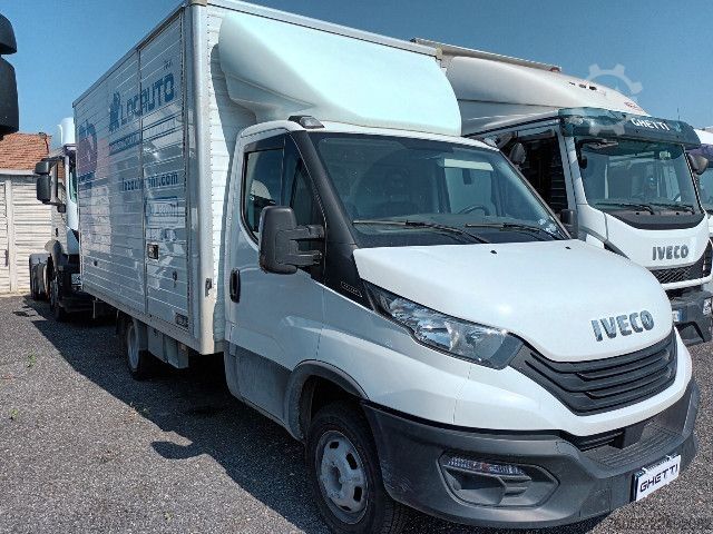 LKW mit Kofferaufbau IVECO 35C14