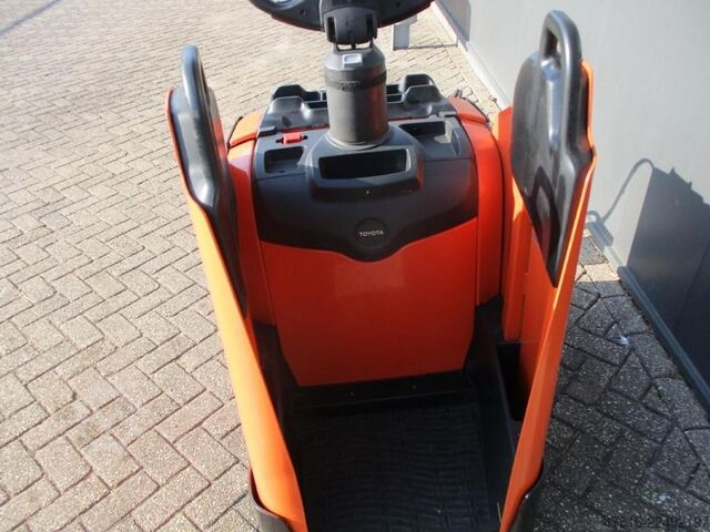 Pallet truck BT LPE250