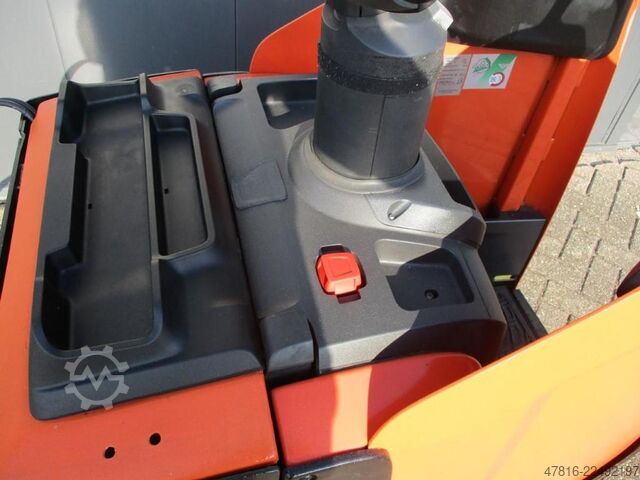 Pallet truck BT LPE250