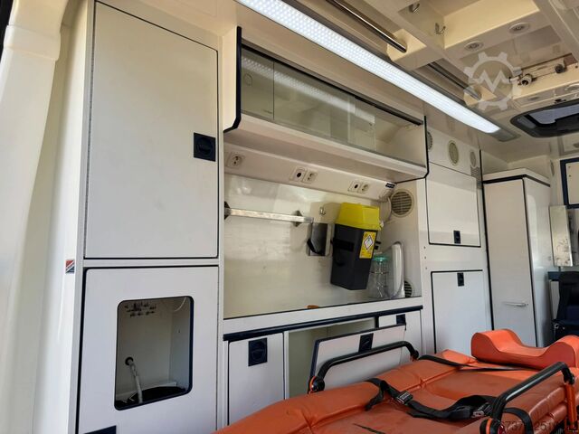 Ambulance Mercedes-Benz Sprinter 519 **V6-EURO 6-BELGIAN ORIGINE**