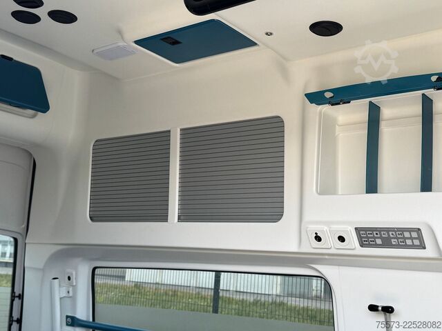 Feuerwehrfahrzeug VW VW T6.1, 2.0 TDI, mit Rampe, Trage und Sessel