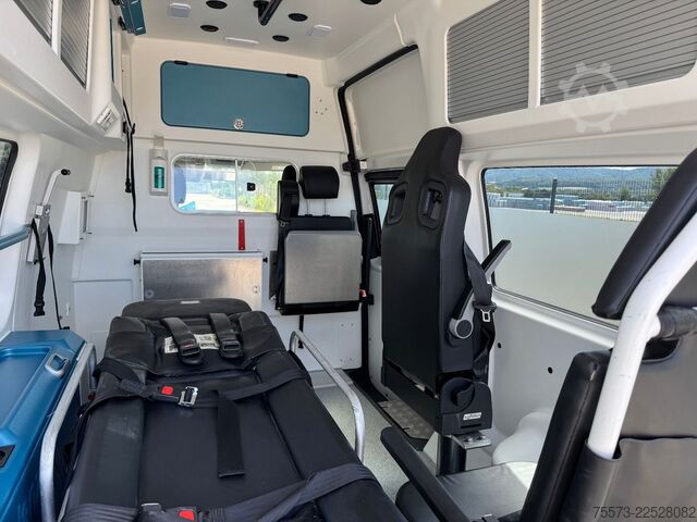 Feuerwehrfahrzeug VW VW T6.1, 2.0 TDI, mit Rampe, Trage und Sessel
