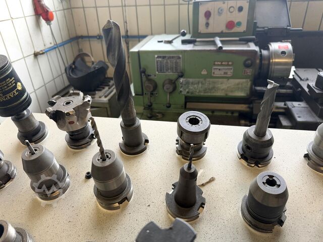 Werkbank mit Inhalt nan nan