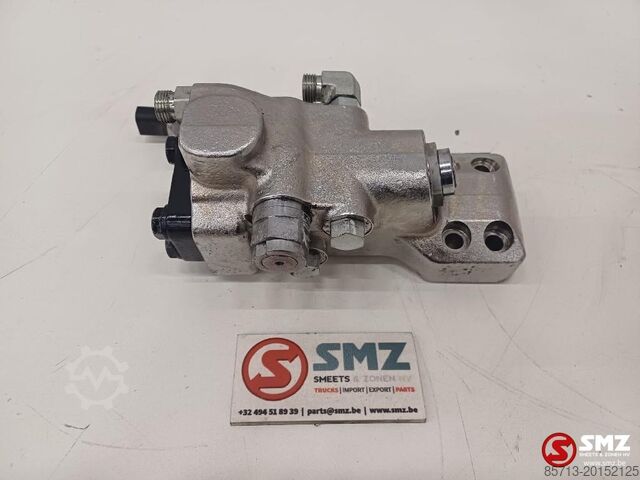 Air dryer Caterpillar Valve check and relief Caterpillar