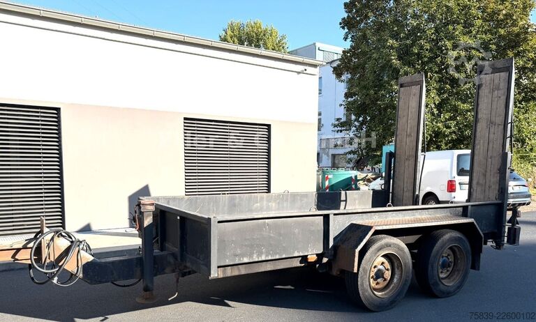 Tieflader Anhänger BLOMENRÖHR Rampen, 4.900 kg Nutzlast, TÜV