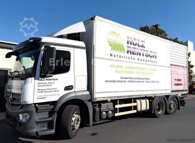 LKW mit Pritsche & Plane MERCEDES-BENZ 2530 ANTOS, Wingliner li., 6x2, Lenkachse