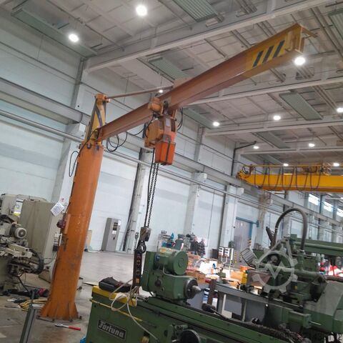 Workshop/pillar jib crane with travelling hoist – 360° rotation – outreach 412 cm Żuraw warsztatowy / słupowy z wciągarką jezdną – obrót 360° – wysięg 412 cm Żuraw warsztatowy / słupowy z wciągarką jezdną – obrót 360° – wysięg 412 cm