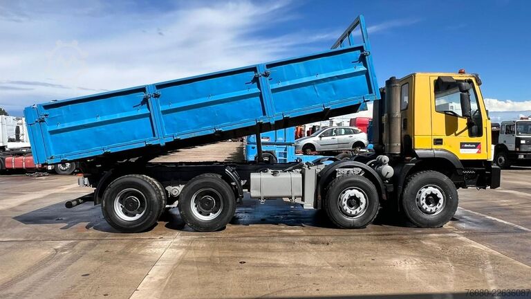 Kipper Iveco EUROTRAKKER 340 E 34 (POMPE MANUELLE / LAMES / ...