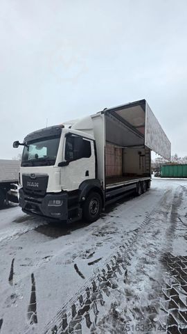 Flatbed truck with tarp MAN TGS  26.430 6x2-4 LL Wingliner inkl. Stapler