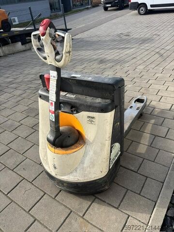 Electric Pallet Trucks Crown WP2315