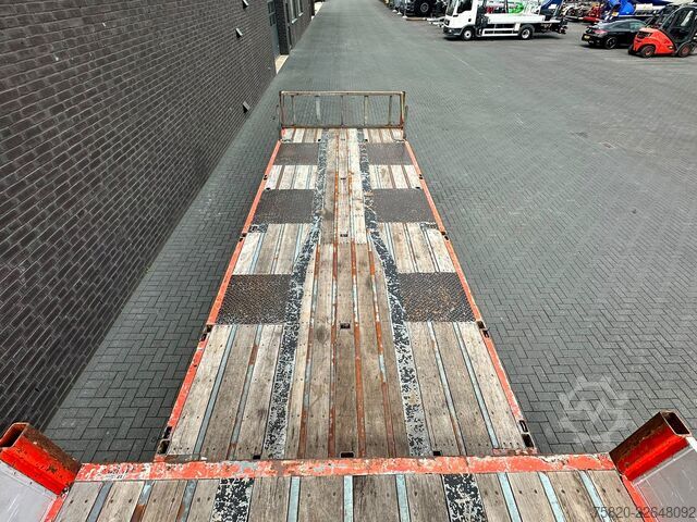 Semi-Tieflader LAG O-3-42 3 ASSER SEMIE HYDRAULISCH GESTUURD 2 ASSEN