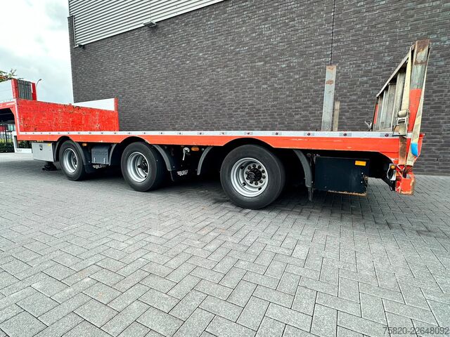 Semi-Tieflader LAG O-3-42 3 ASSER SEMIE HYDRAULISCH GESTUURD 2 ASSEN