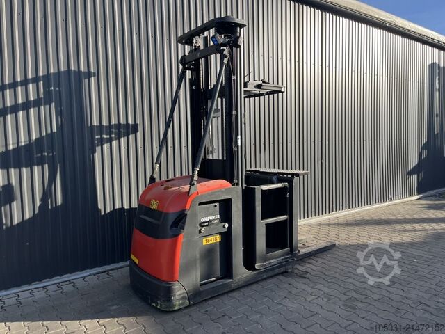 Medium Lift Order Picker Linde V10