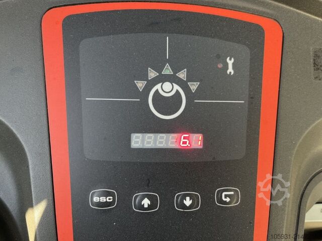 Medium Lift Order Picker Linde V10