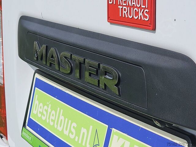 High-roof van RENAULT MASTER 2.3 CDI 135 L2H2