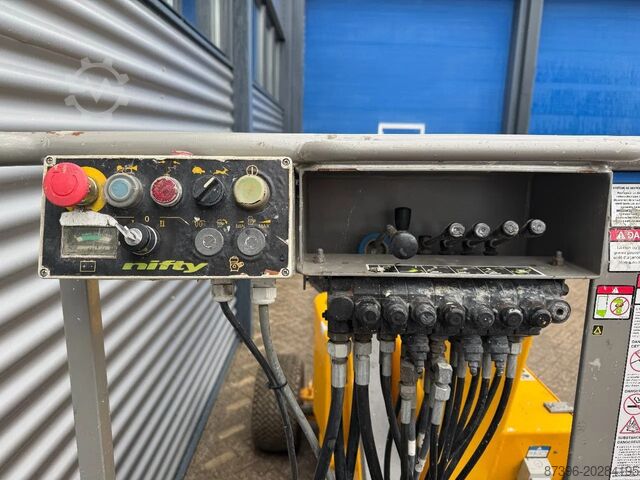 Gelenkteleskoparbeitsbühne Niftylift HR12NE Hoogwerker Knikarmhoogwerker